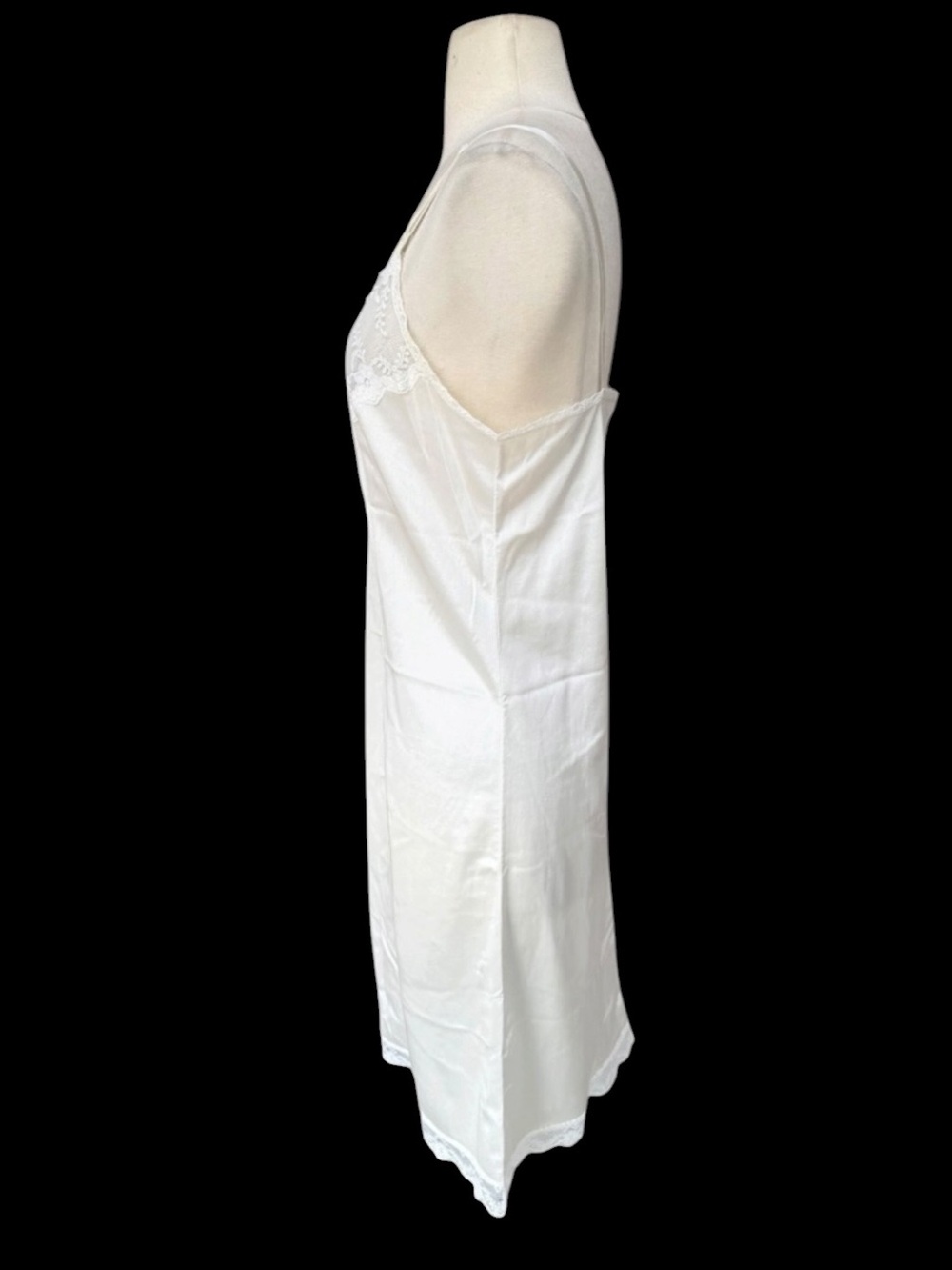 1980s/90s Ashley Taylor 100% Nylon Ivory V-Neckline Scalloped Floral Lace Slip - Picture 4 of 7